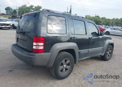 2011 Jeep Liberty Renegade z USA, uszkodzony, nr VIN 1J4PN3GKXBW542791